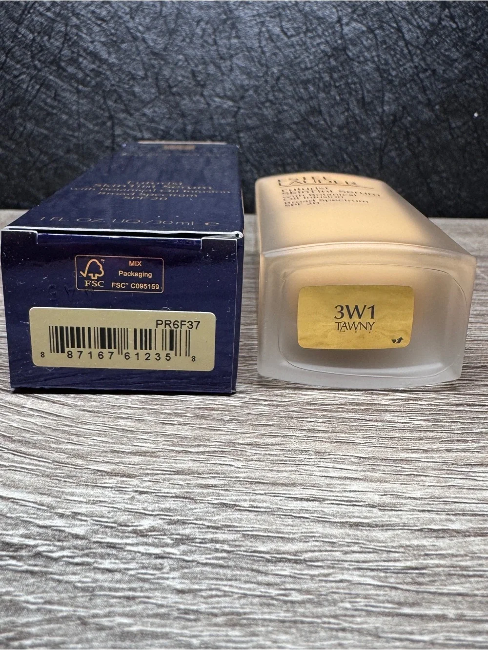 Estee Lauder Futurist SkinTint Serum Foundation 3W1 Tawny 30ml SPF20 NIB